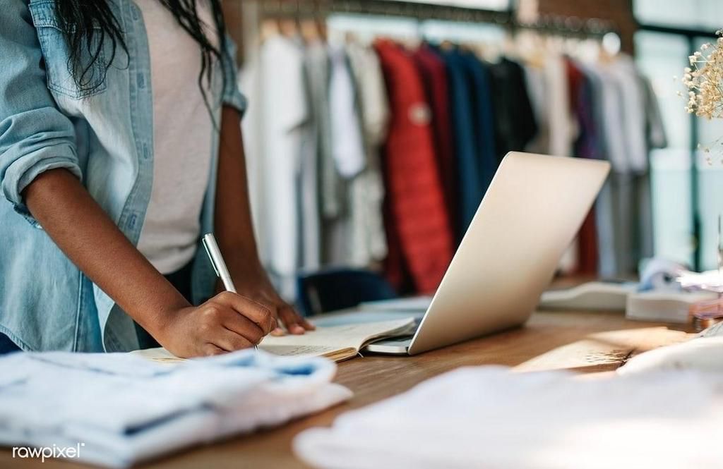 4 things you should know when shopping for clothes online