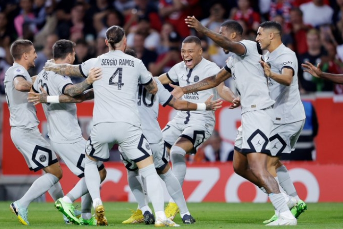 Rampant PSG rout Lille