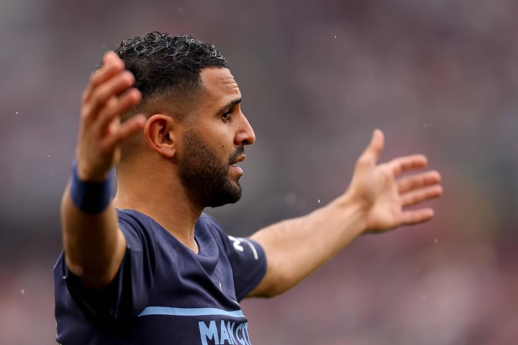 A late penalty miss from Riyad Mahrez allowed West Ham hold Manchester CIty to a draw