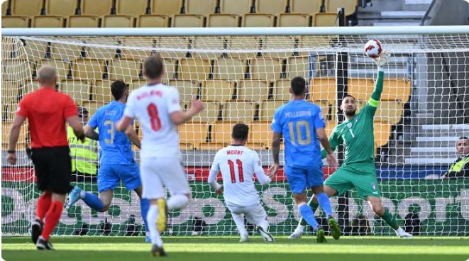 Mason Mount rattles the post.