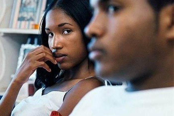 ___5622282___https:______static.pulse.com.gh___webservice___escenic___binary___5622282___2016___10___18___11___How+to+know+that+someone+finds+you+attractive