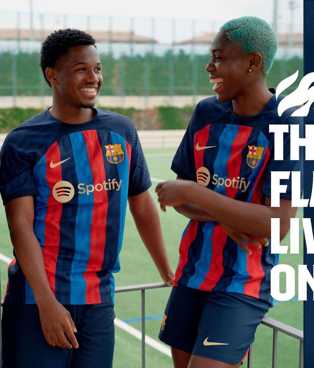 Oshoala models Barcelona kit