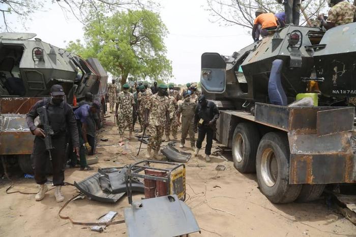 Gen Buratai was accompanied by the Chief of Training and Operations (Army), Theatre Commander Operation LAFIYA DOLE, Chief of Logistics (Army), Chief of Military Intelligence and the Acting General Officer Commanding 7 Division among others. [Twitter/@...