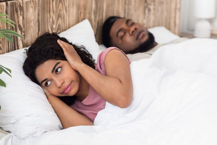 5 home remedies to try if your partner has sleep apnea (snoring)