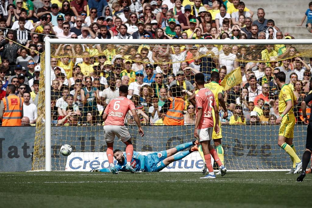 Mandrea flew to his right side to deny a Nantes winner