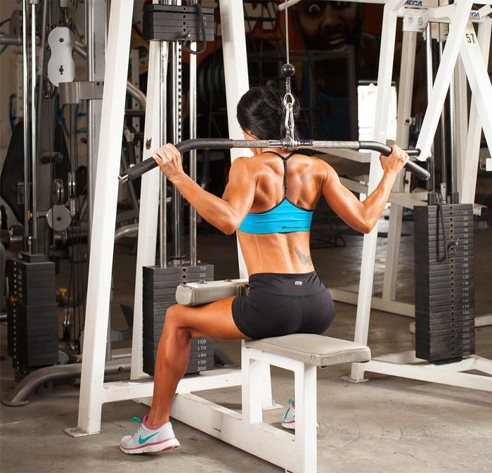 The seated lat tones muscles [Yanrefitness]