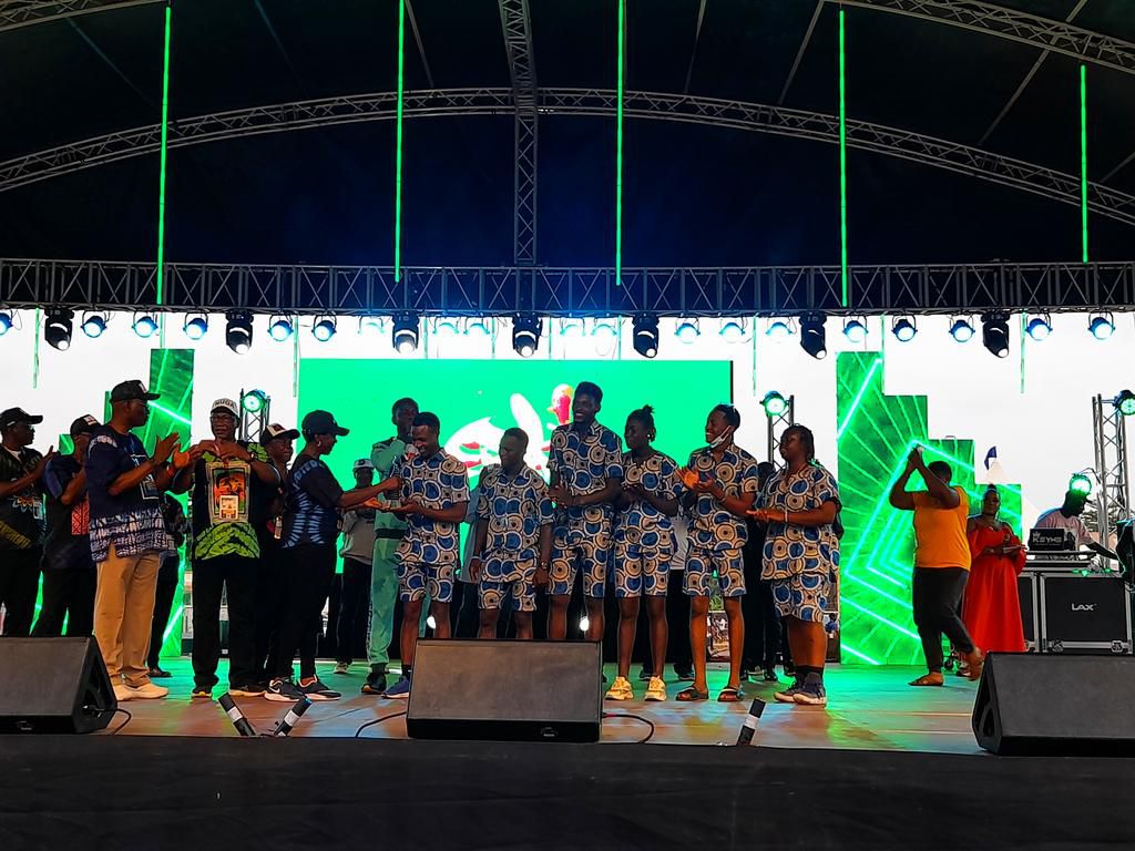 Benson Idahosa University Reps receive their award.