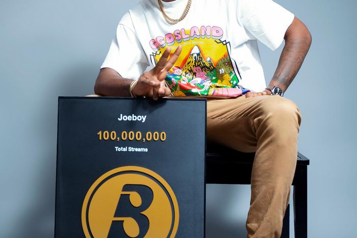 Joeboy becomes the latest Nigerian artiste to hit 100 million streams on Boomplay