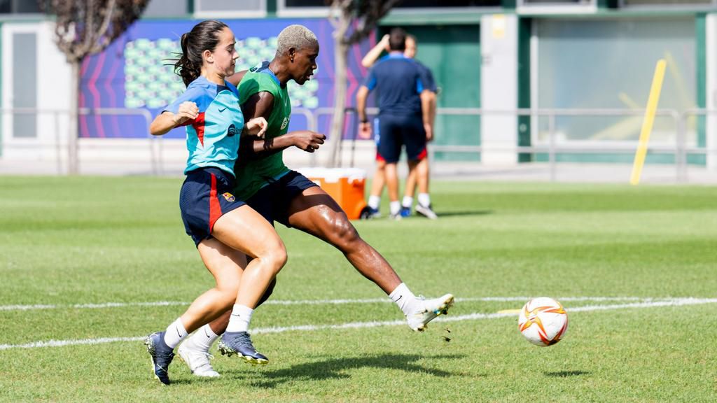 Asisat Oshoala returns from injury, trains with Barcelona Femeni [Photos]