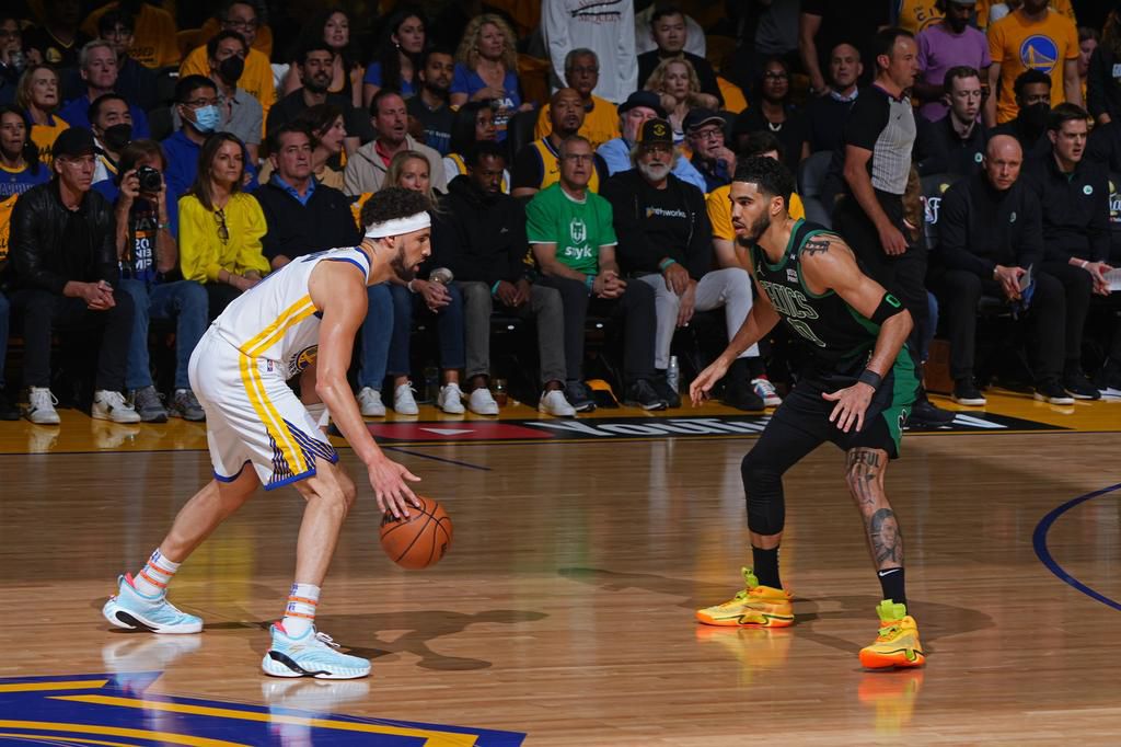 Andrew Wiggins erupts for 26 points as Golden State Warriors beat Boston Celtics to take Game 5