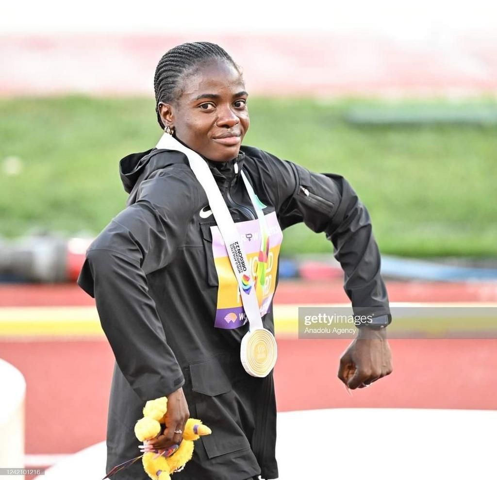 Tobi Amusan in a 'Buga' pose after winning gold (Getty Images)