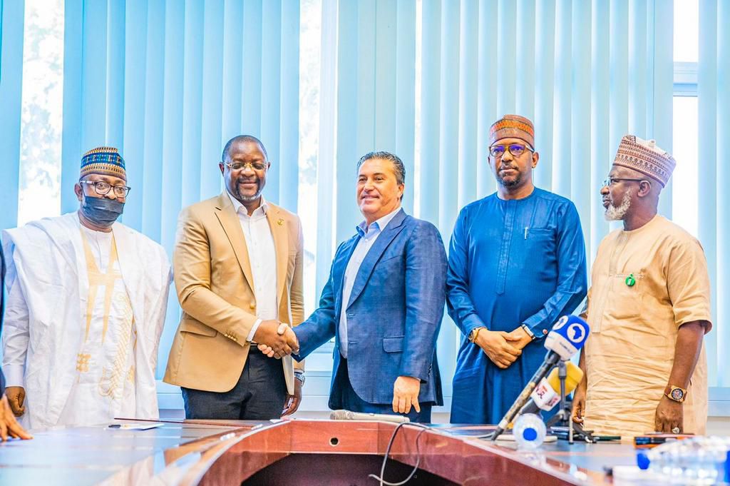 Sunday Dare challenges Peseiro to give home-based Super Eagles a chance