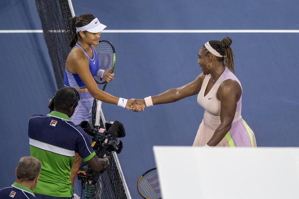 Serena Williams congratulates opponent Emma Raducanu after losing to the latter at the Western and Southern Open