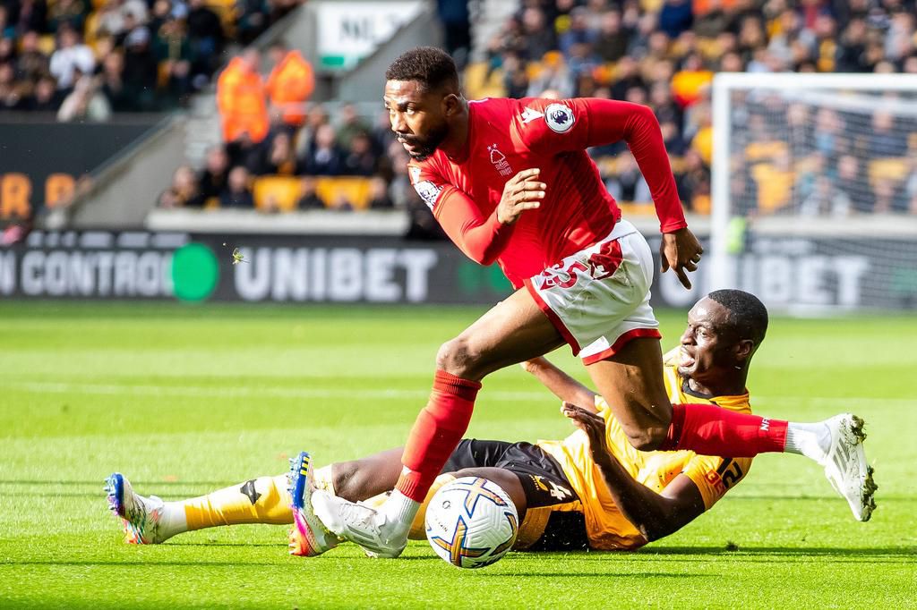 Emmanuel Dennis struggled against Wolves