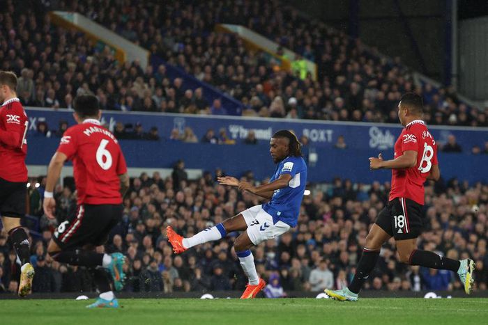 Alex Iwobi's rocket from outside the box opened the scoring for Everton against Man United in the Premier League