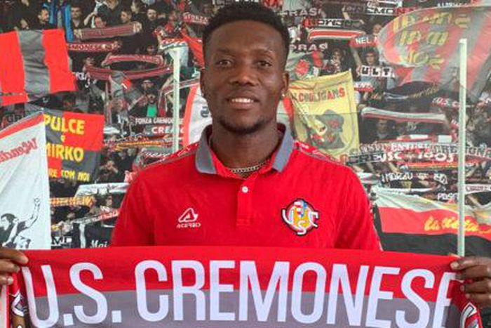 David Okereke after he was unveiled at Cremonese