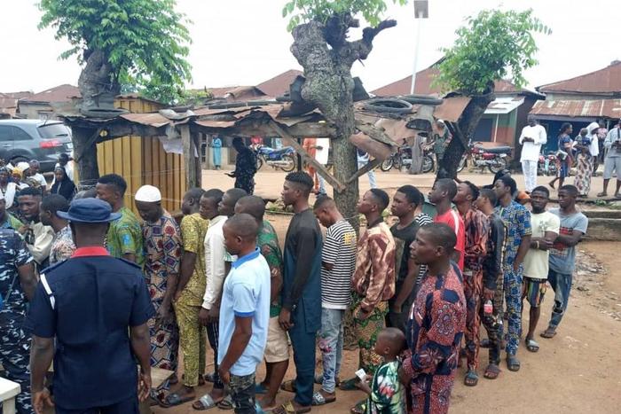 Young voters participating in the Osun election. [TheCable]