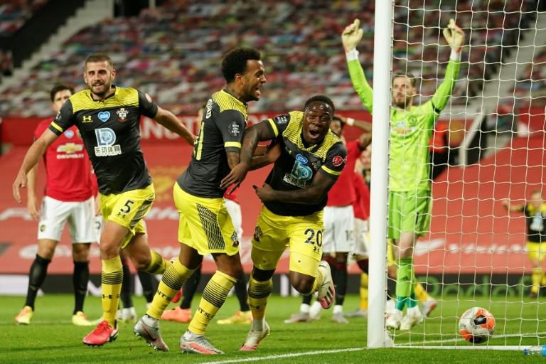 Michael Obafemi (centre) celebrates his late equaliser for Southampton