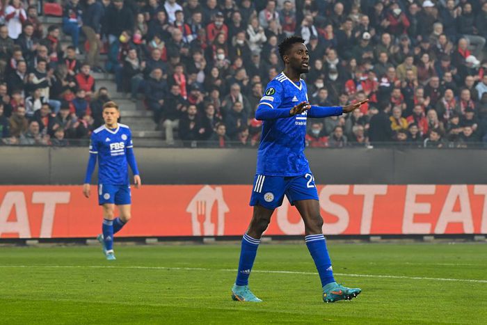 Wilfred Ndidi had to be substituted in Leicester City's loss to Rennes