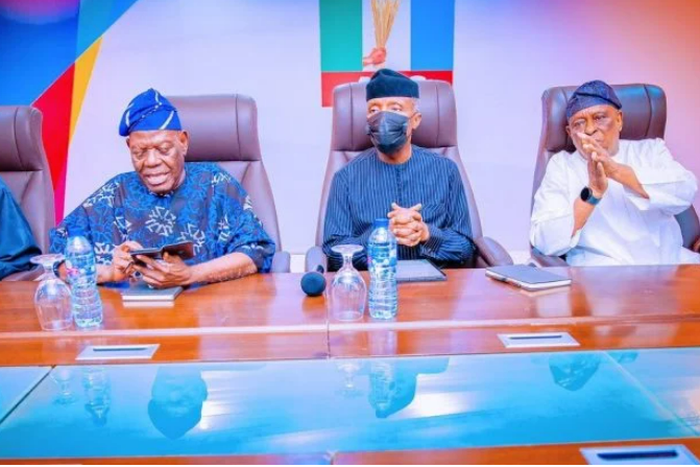 Southwest APC leaders, Chief Bisi Akande and Chief Segun Osoba convened a meeting with all Presidential hopefuls including Bola Tinubu and Yemi Osinbajo (Punch)