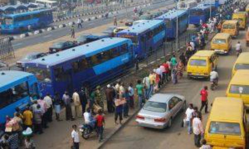 Commuters queuing for BRT buses in Lagos (File photo)