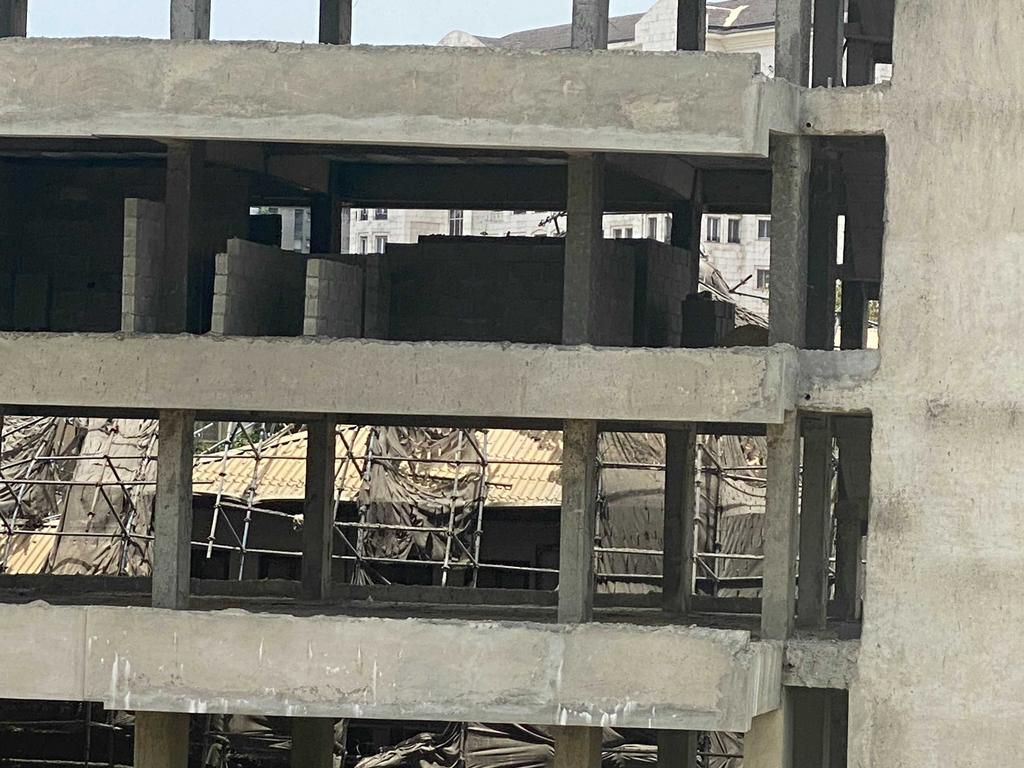 Damages caused by the collapse of the building materials