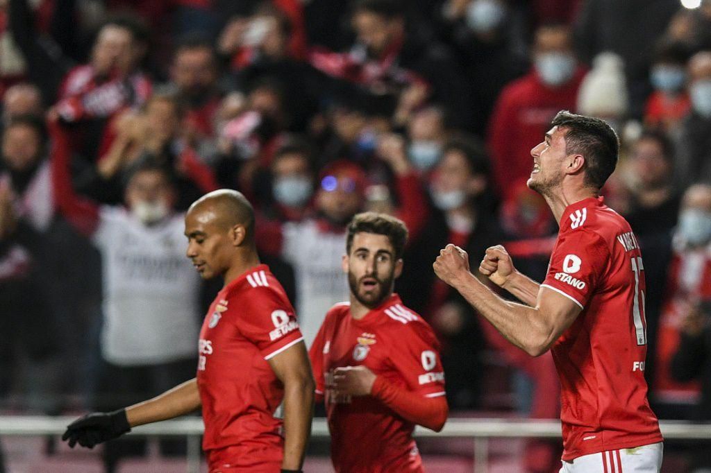 Roman Yaremchuk (R) scored his first Champions League goal for Benfica