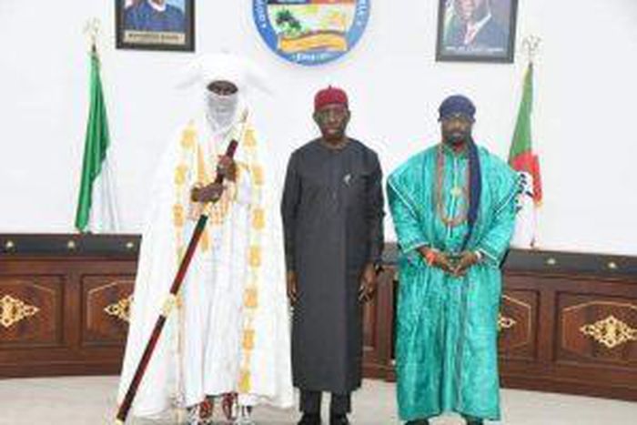 Emir of Kano, Alhaji Aminu Ado Bayero (1L), Gov Ifeanyi Okowa of Delta (M) and His Royal Majesty, Dr. Benjamin Ikenchukwu, Keagborekuzi I, the Dein of Agbor Kingdom at Government House, Asaba on Monday
