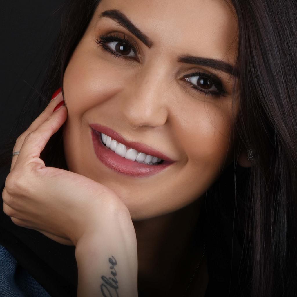 Porcelain teeth veneers cost