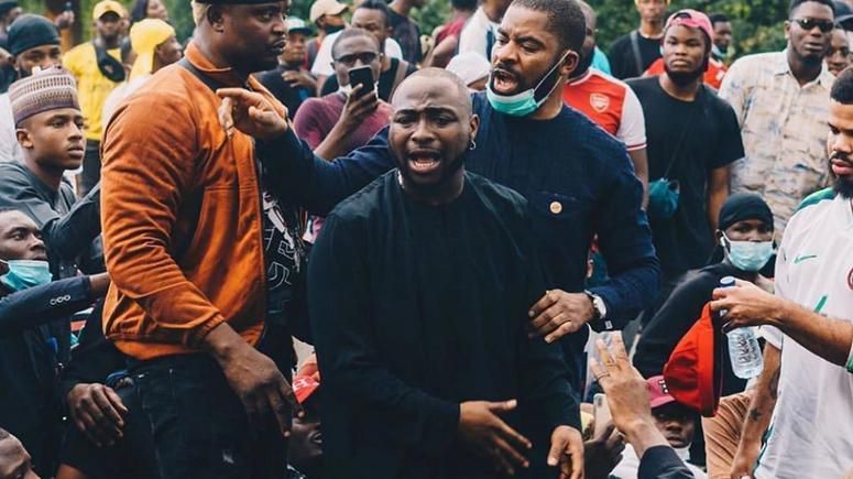 Nigerian artist, Davido joined the #EndSARS protests in Abuja (Fortune)