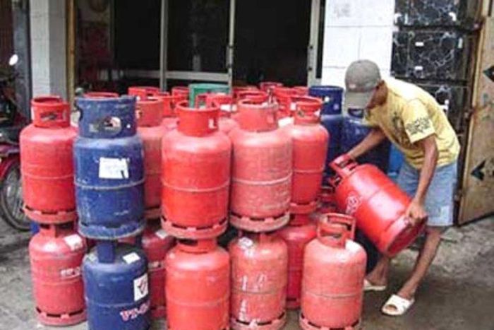 FG begins clampdown on illegal gas plants, roadside LPG retailers – Official  [First Reports Online]