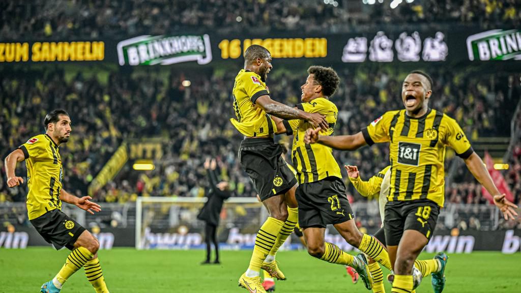 Sadio Mane struggles as Borussia Dortmund holds Bayern Munich to 2-2 draw