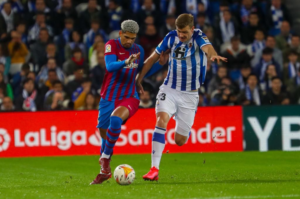 Aubameyang scores as Barcelona beat Real Sociedad 1-0