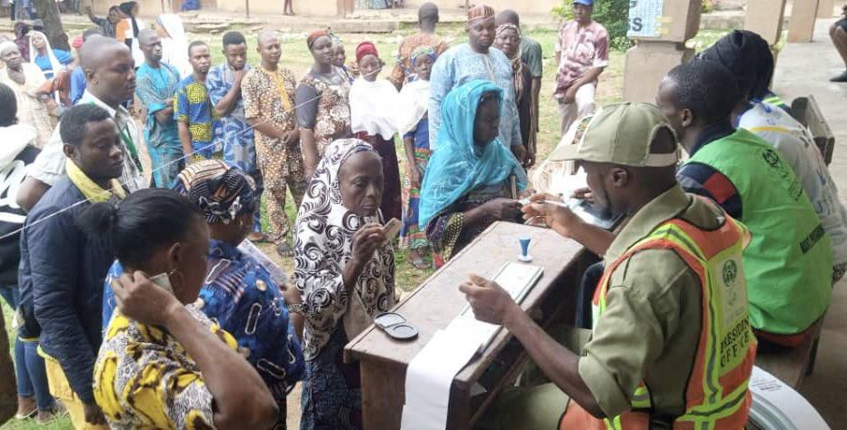 Ikire voters, osun election. [INEC]