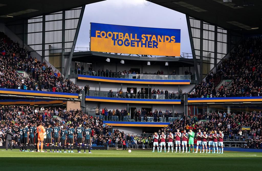 Burnley vs Chelsea Pre-match tribute to victims of the Ukraine war on Saturday