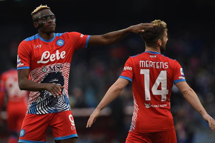 Victor Osimhen Dries Mertens (IMAGO/NurPhoto)