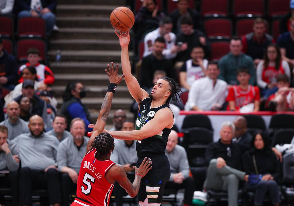 Jordan Nwora scored 24 points for the Milwaukee Bucks against the Cavaliers