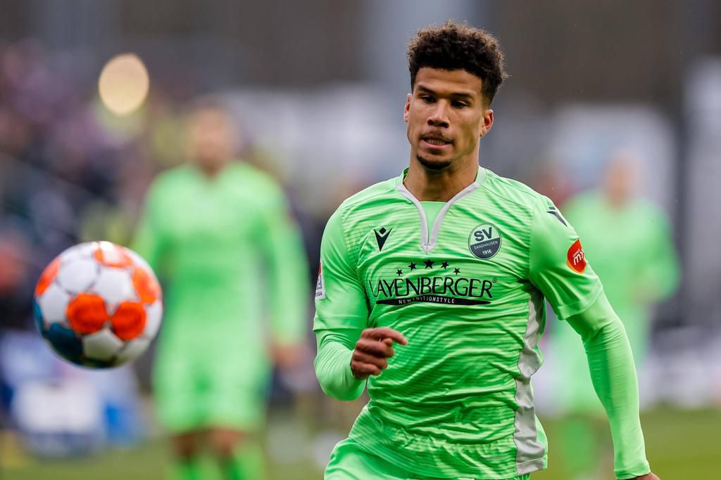 Chima Okoroji in action for Sandhausen