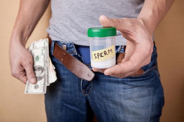 Some single women use a donor to get a baby[istockphoto]