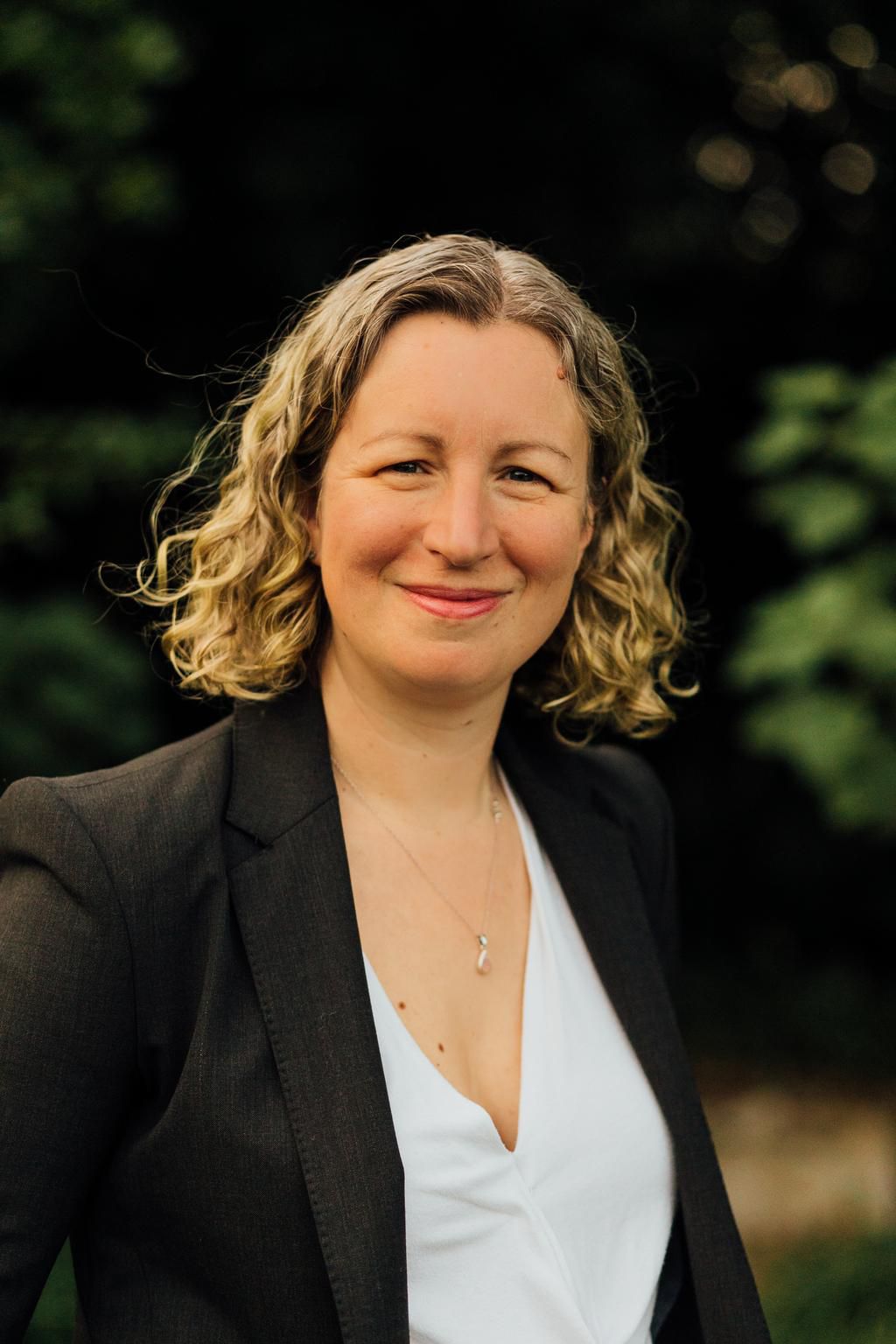 Sarah Dusek Headshot