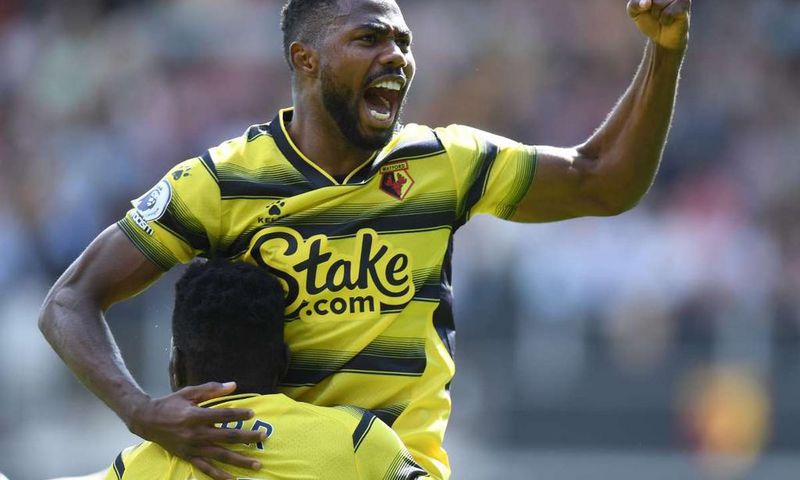 Emmanuel Dennis (Goal)