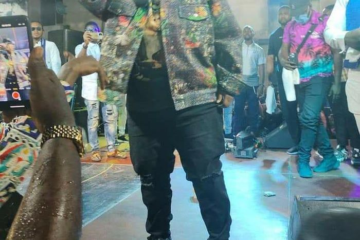 Music star Teni during the short-lived performance in Rivers State [Instagram/TemsBabyFanPage]