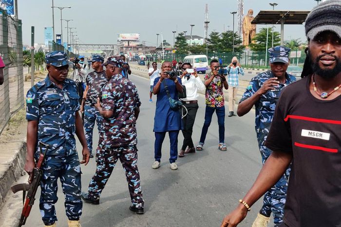 Police disperse protesters in Ojota, Lagos (Pulse)