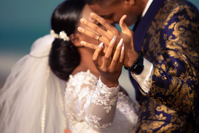 We answer the question of best age to get married as a man