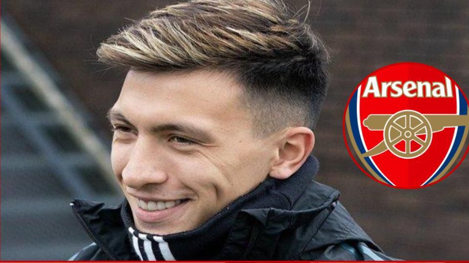 Lisandro Martinez is closer to a move to Manchester United