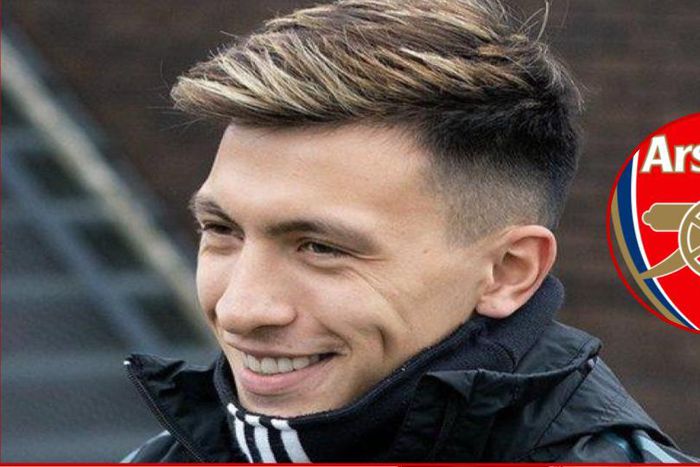 Lisandro Martinez is closer to a move to Manchester United