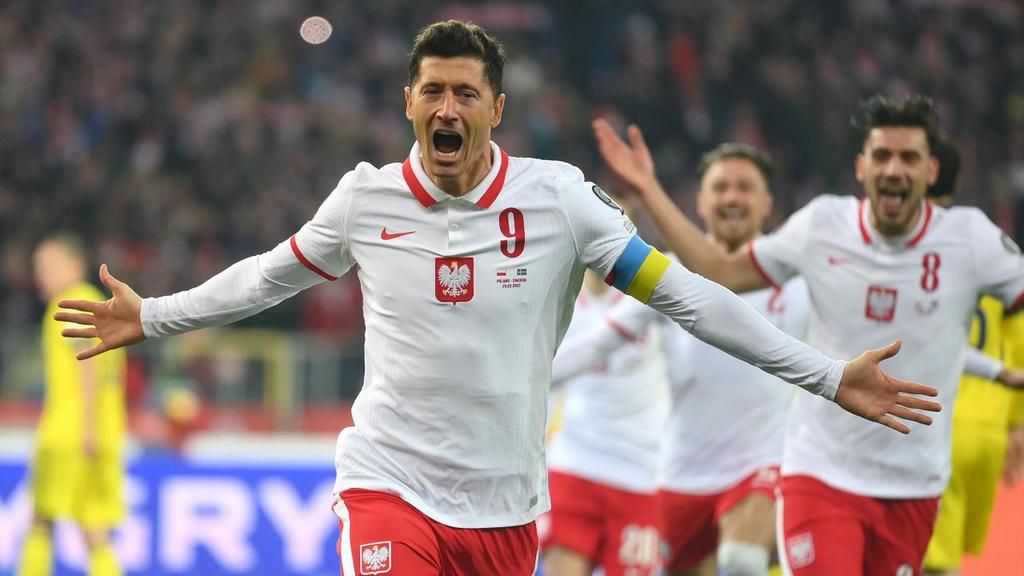 Robert Lewandowski was on target as Poland reach World Cup after ending 31-year wait to beat Sweden