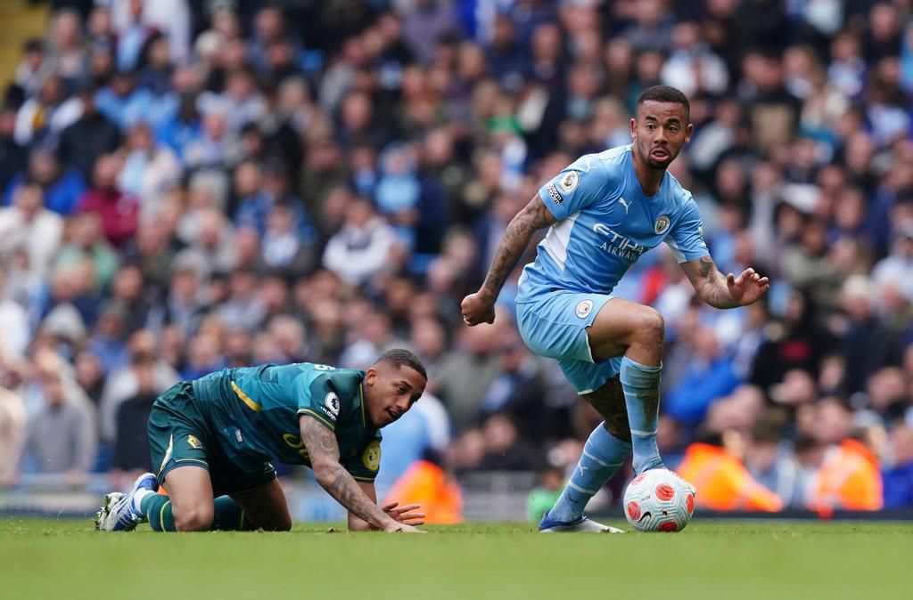 Gabriel Jesus scored 4 goals as Manchester City blast Watford 5-1 at the Etihad