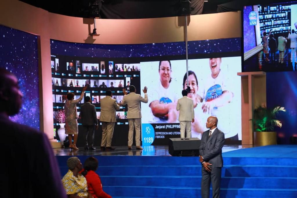 Grand finale: Pastor Chris prays for families on #HealingStreamLive Healing Services