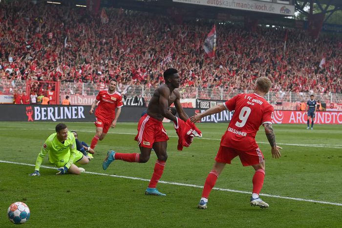 Taiwo Awoniyi grabbed a late winner for Union Berlin in a five goal thriller